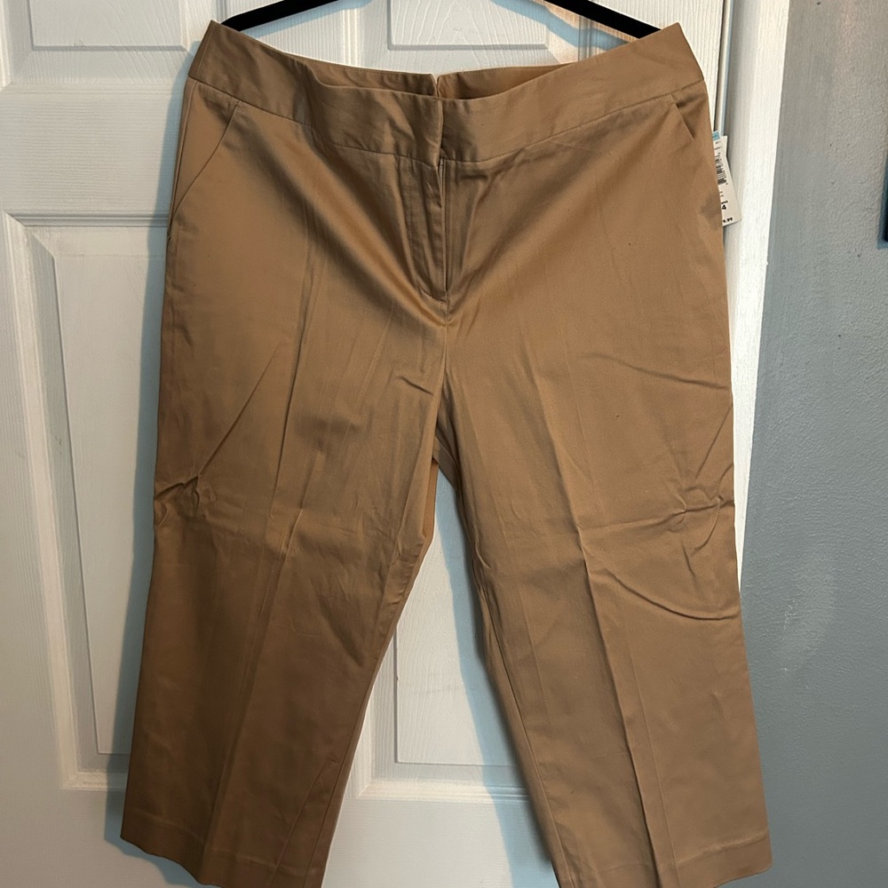 Attention modern fit khaki capris